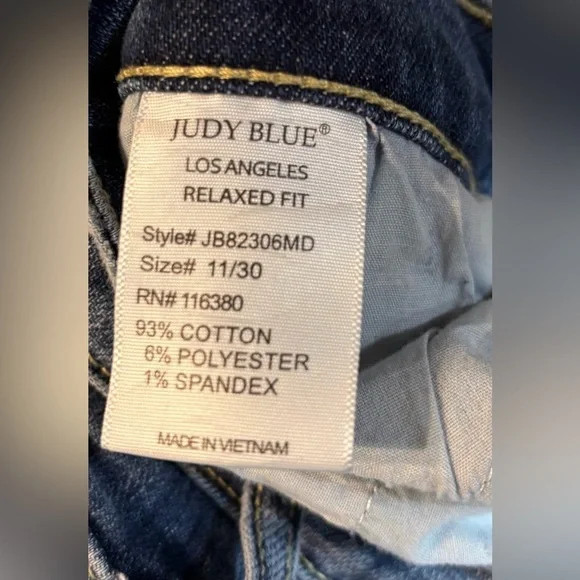 Judy Blue Relaxed Fit Distressed Jeans Medium Wash Raw Hem Size 11/30 - Picture 5 of 6